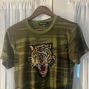 Sojara Vintage Camo T-Shirt with Tiger Sequin Design Women’s Medium